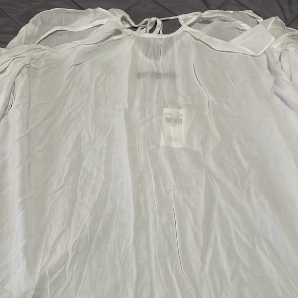 Abercrombie white top - Picture 2 of 3